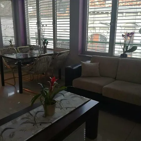 Apartment Natasa 1 *